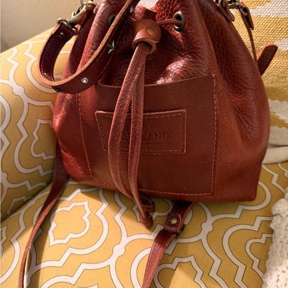 Portland Leather Bucket Crossbody Bag - Picture 7 of 13